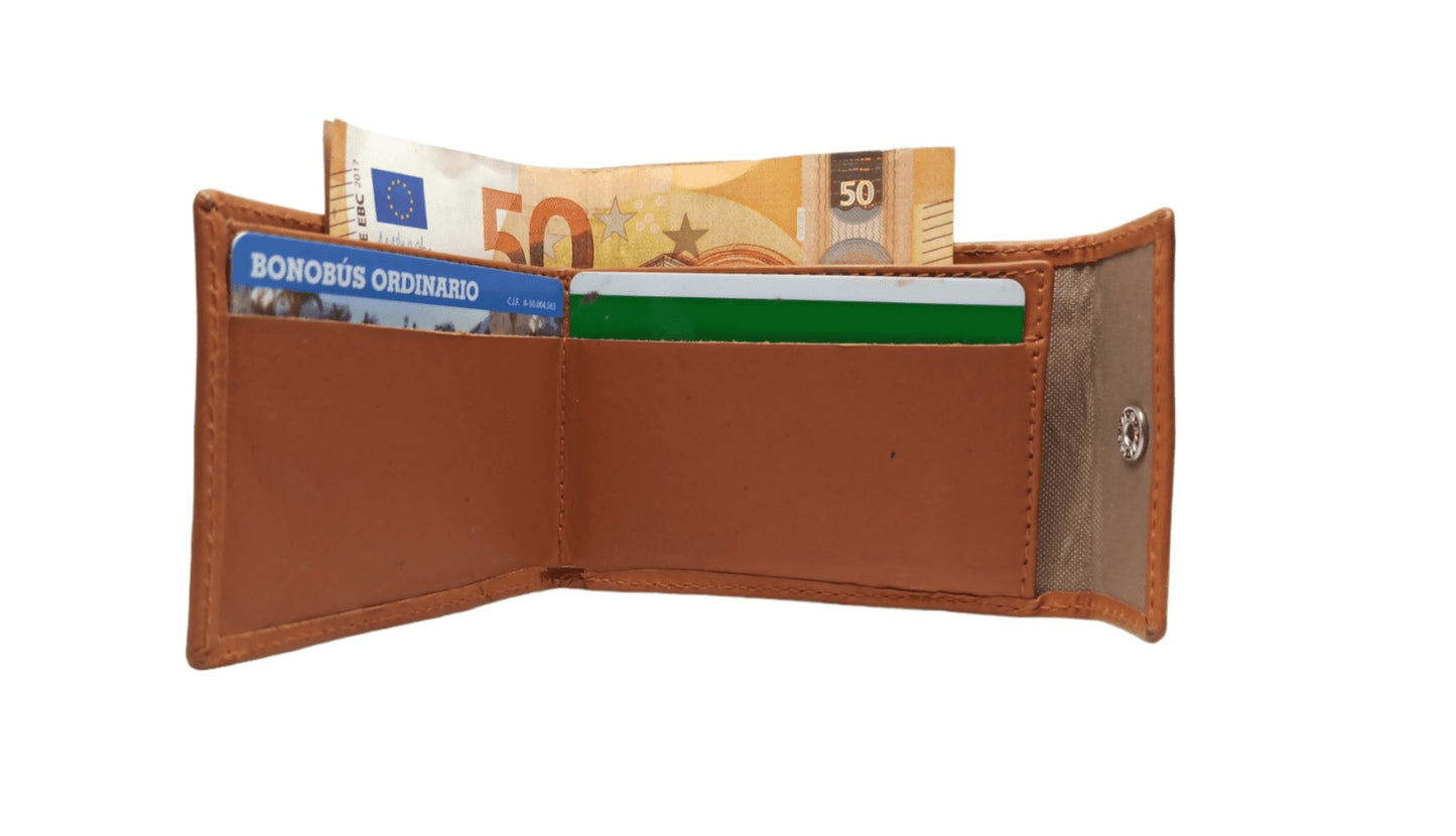 CARTERA PIEL. COLOR MARRÓN. TAMAÑO REDUCIDO