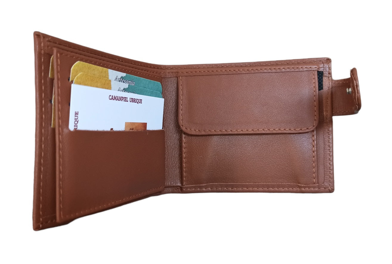 CARTERA DE PIEL MARRÓN. AMERICANO CON BROCHE