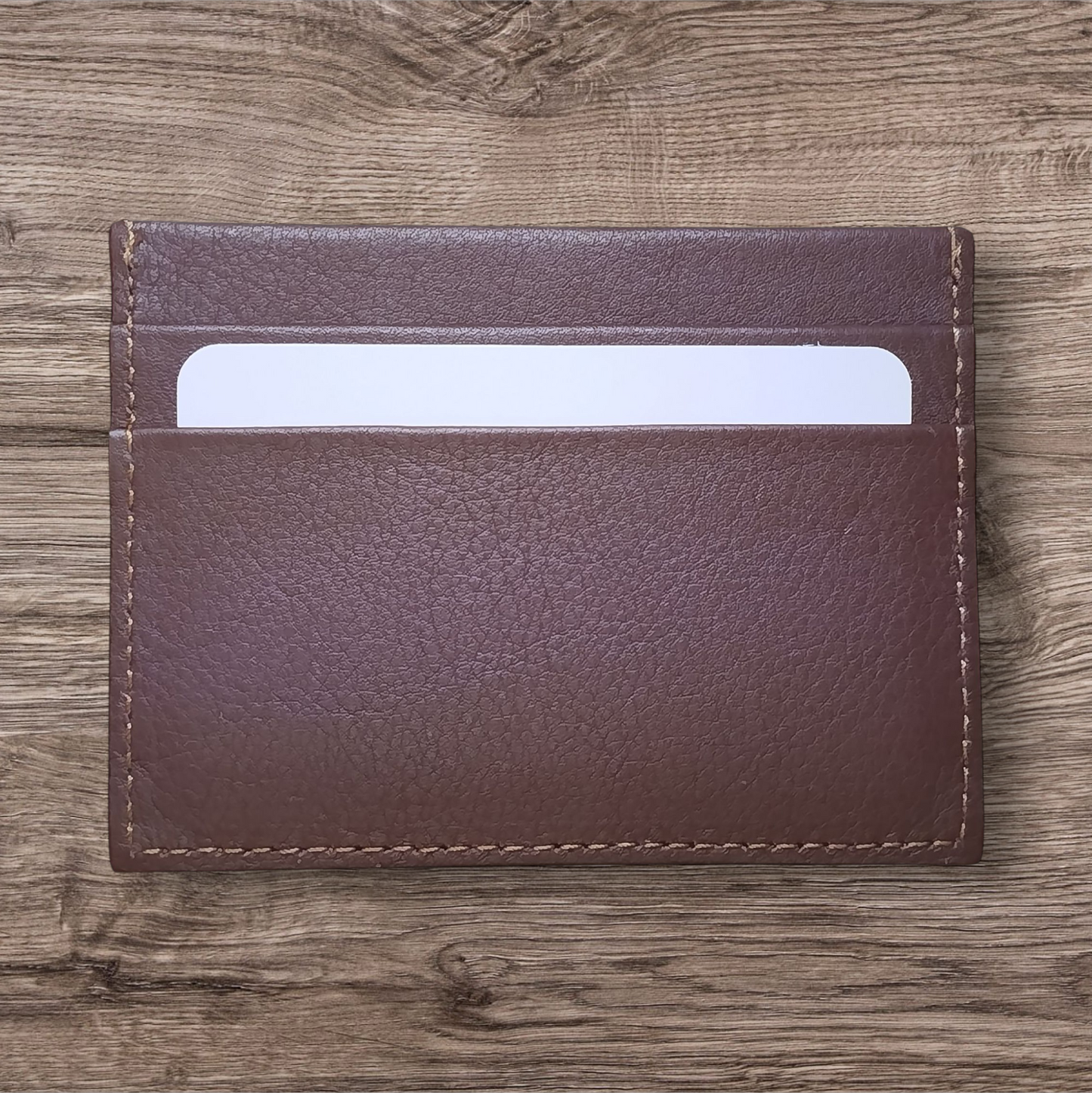 TARJETERO DE PIEL. COLOR MARRÓN